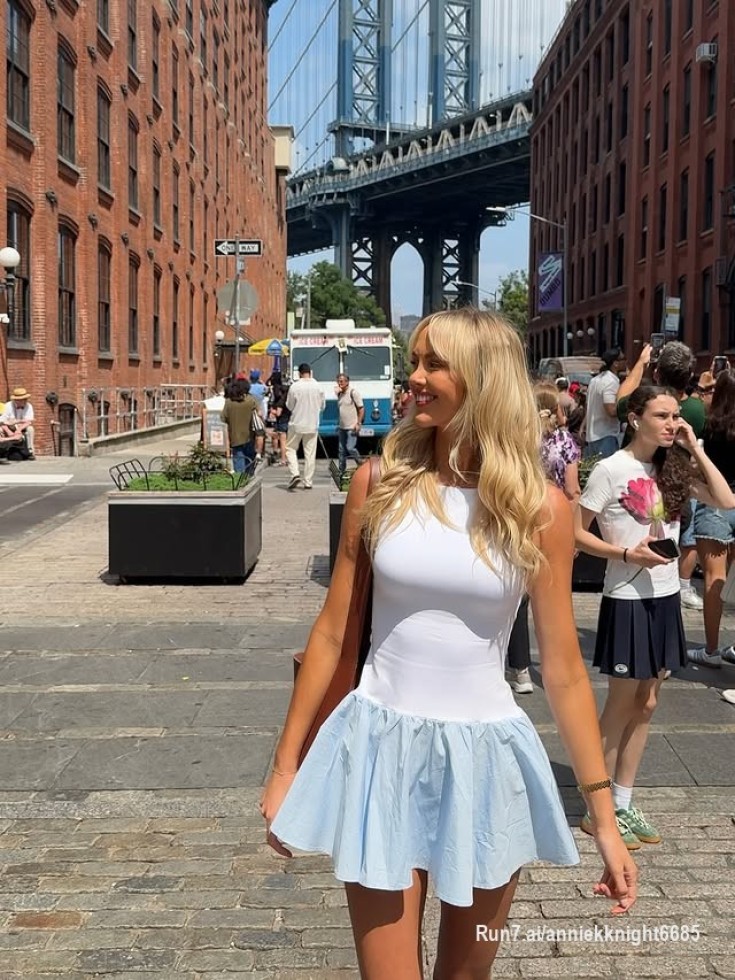 Having my gossip girl moment...