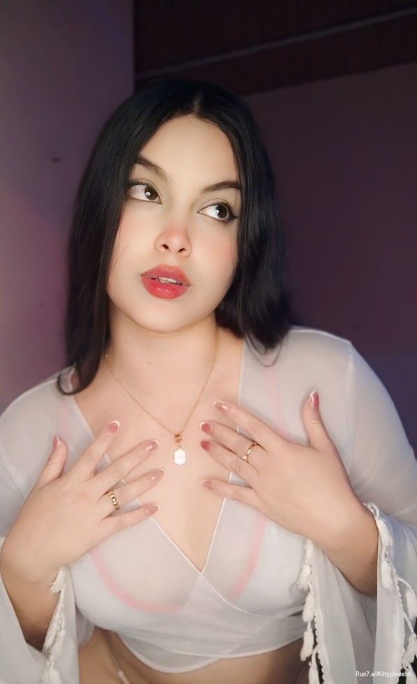 Hello kitties, who welcomes me? 😏😊