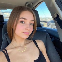 Photos - SkylarMae-Secret - Run7 AI - Engage with Hot Influencers